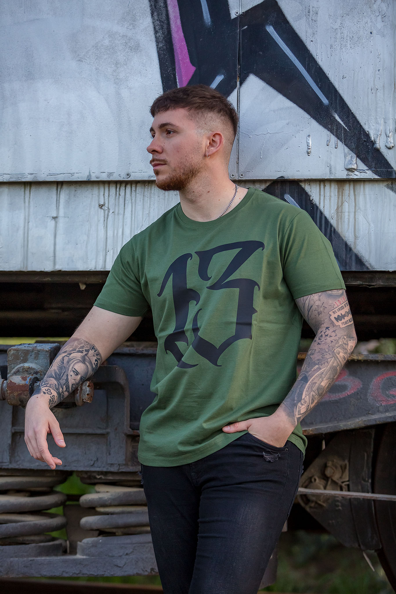 camiseta trece